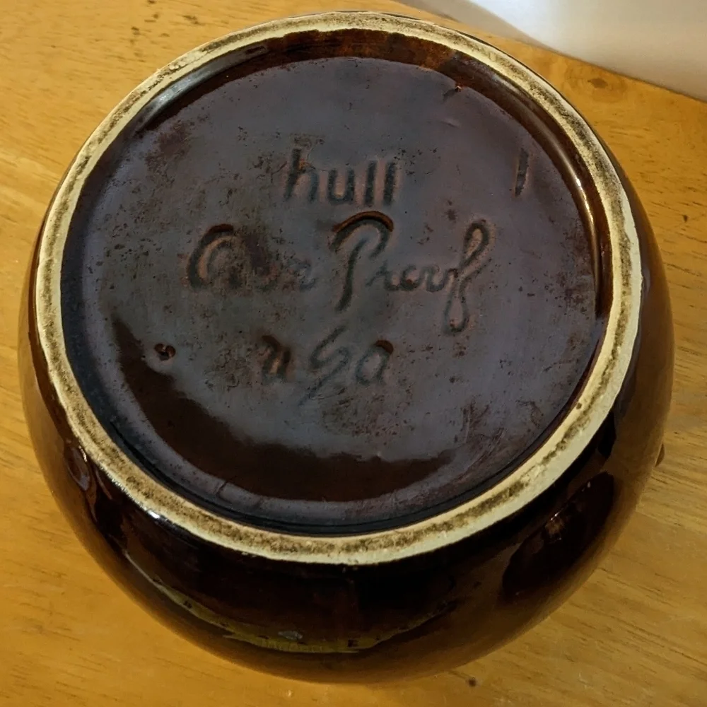 Hull Pottery Bean Pot with Lid, Vintage Hull Oven Proof USA Brown Drip, T9MIS